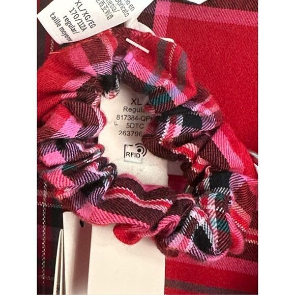 Victoria’s Secret NWT sz XL red plaid flannel pajama set with scrunchie - Picture 9 of 16